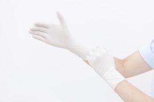 成田（千葉県成田市）の歯医者、メイプル歯科はなのき台クリニックで介護が必要な高齢者の口腔ケア方法と誤嚥性肺炎予防のポイントを解説